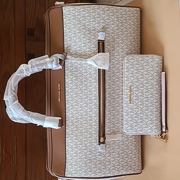 Michael Kors Jet Set Travel XL Duffle Weekender Luggage Bag Vanilla